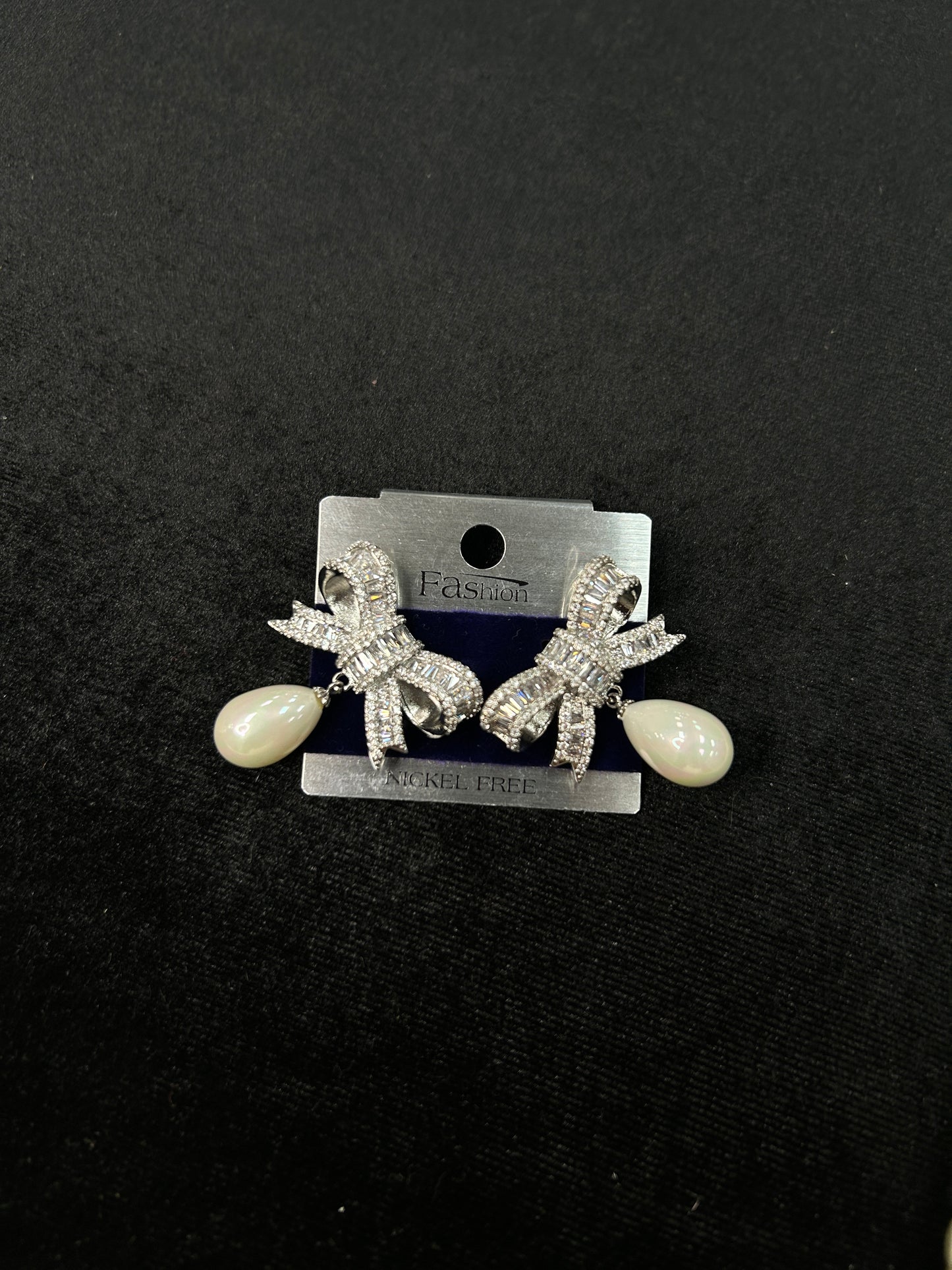 (LIVE 421) Crystal Bow Pearl Drop Earrings Ribbon Shaped with Pearl Accents for Elegant Looks