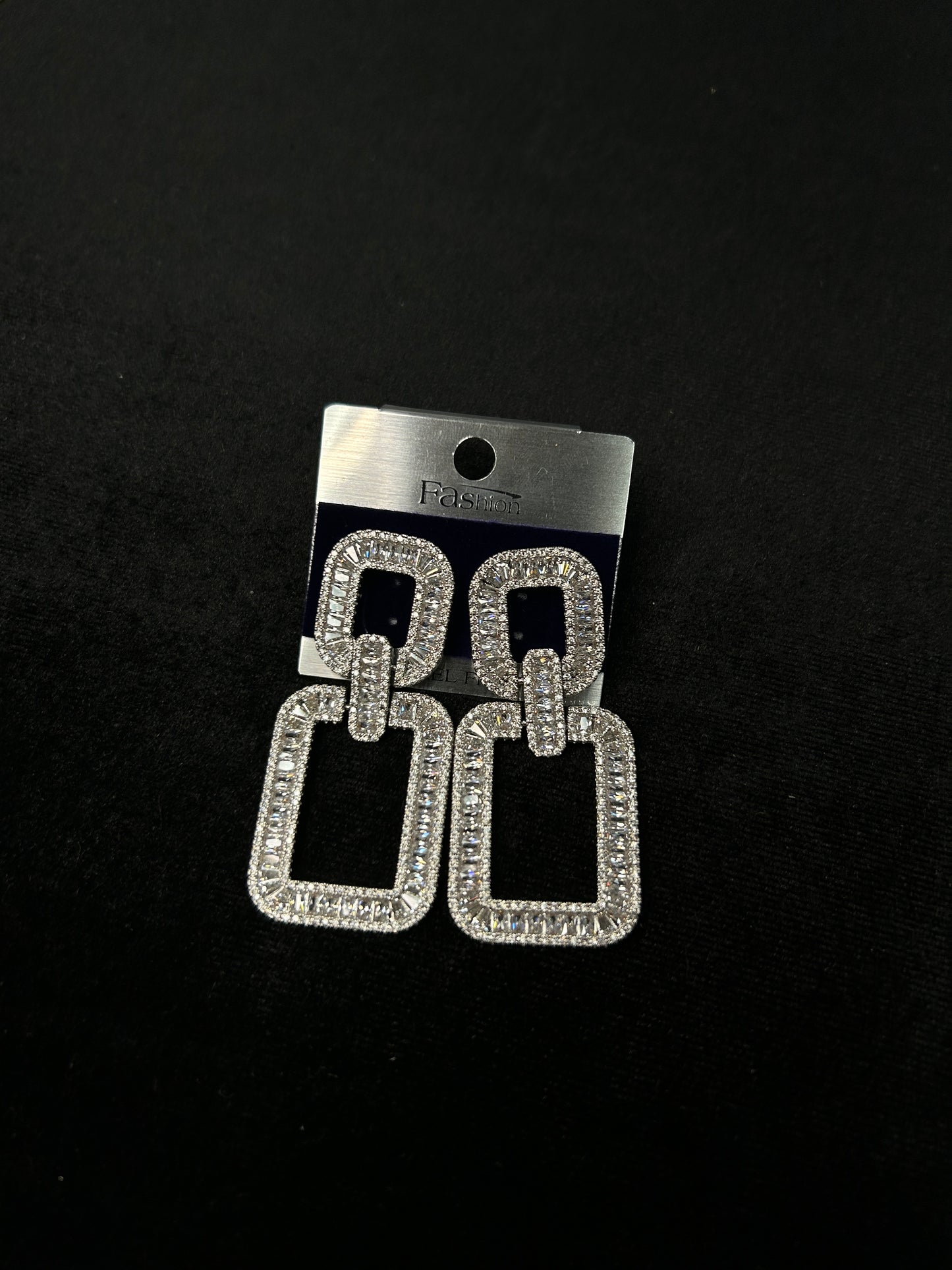 (LIVE 9702) Runway Crystal Link Earrings