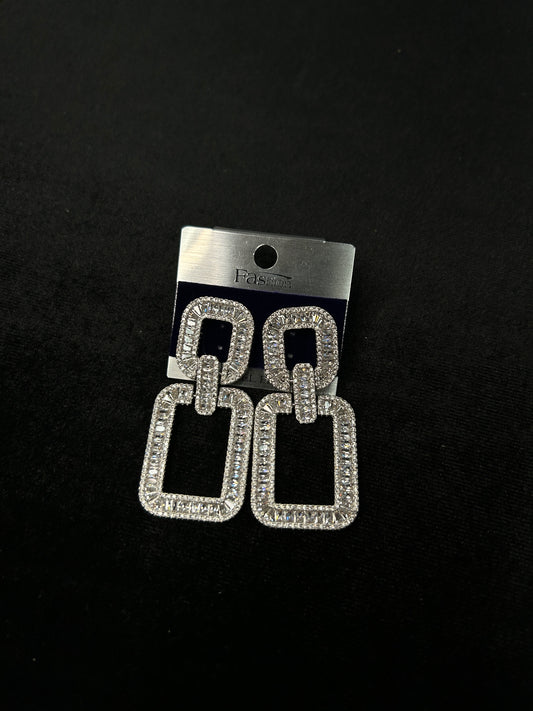 (LIVE 9702) Runway Crystal Link Earrings